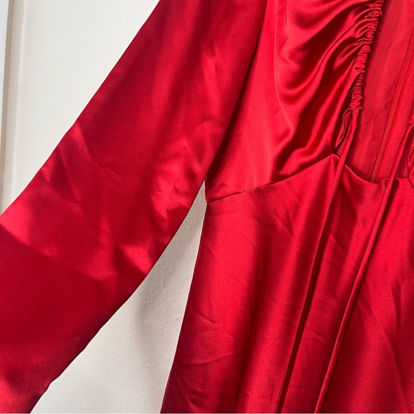 Gianni Bini Raini Satin Tie Red Dress Size 8 Long Sleeve A-Line Sexy Deep V - Picture 10 of 11